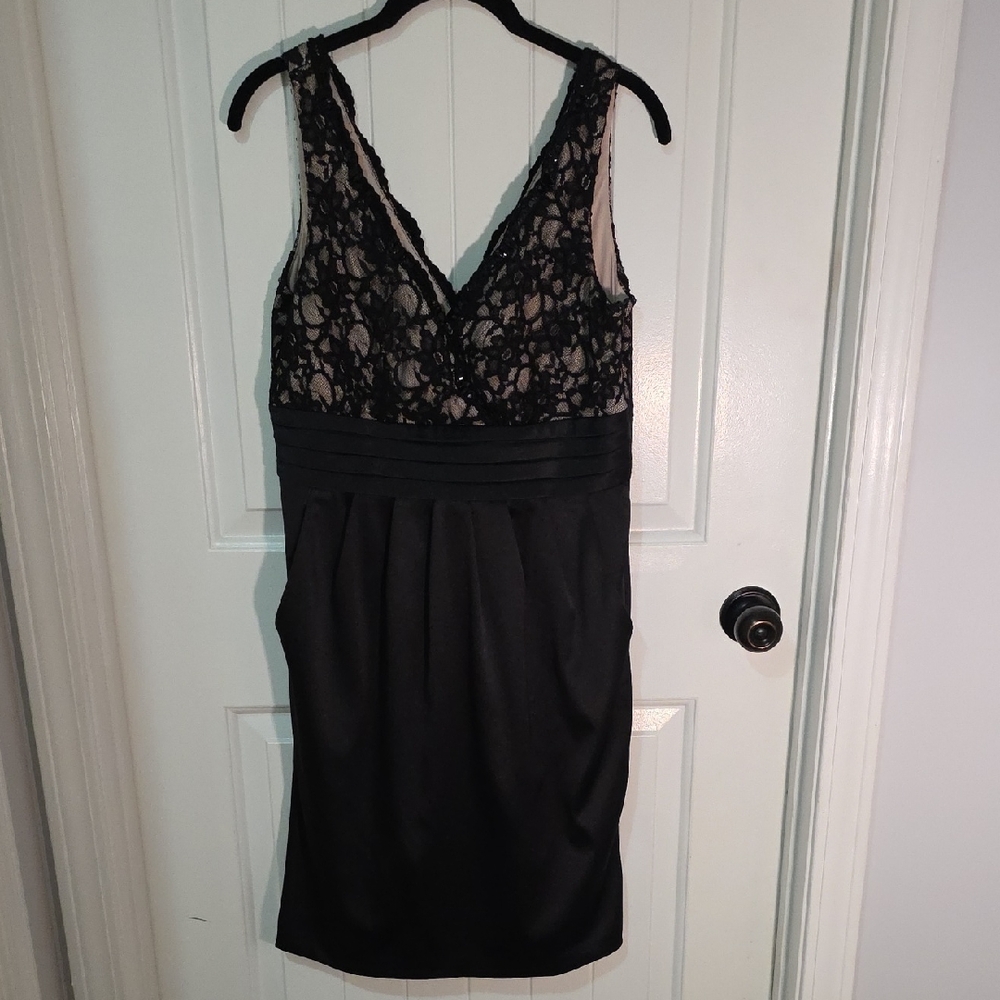 Dress Barn Women's Black And Cream Lace With Pockets Midi Dress